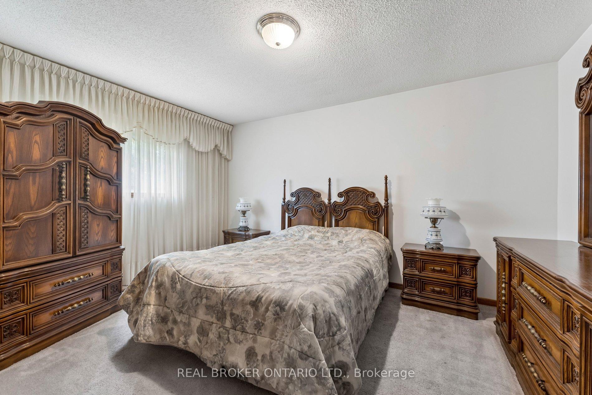 Photo 31 of 102 Coronation Circle, Brampton, Heart Lake West — HOMEH