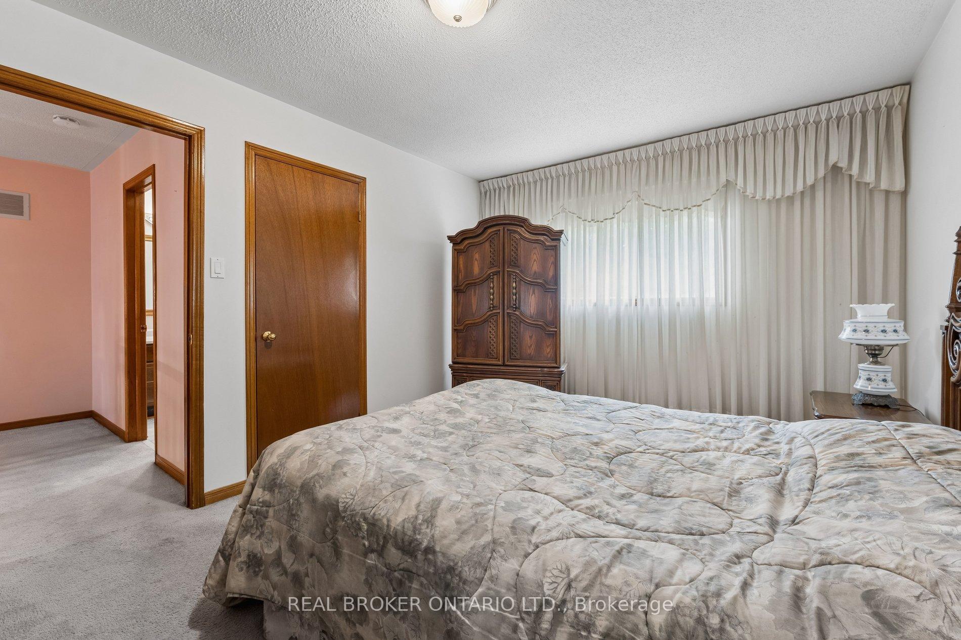 Photo 32 of 102 Coronation Circle, Brampton, Heart Lake West — HOMEH