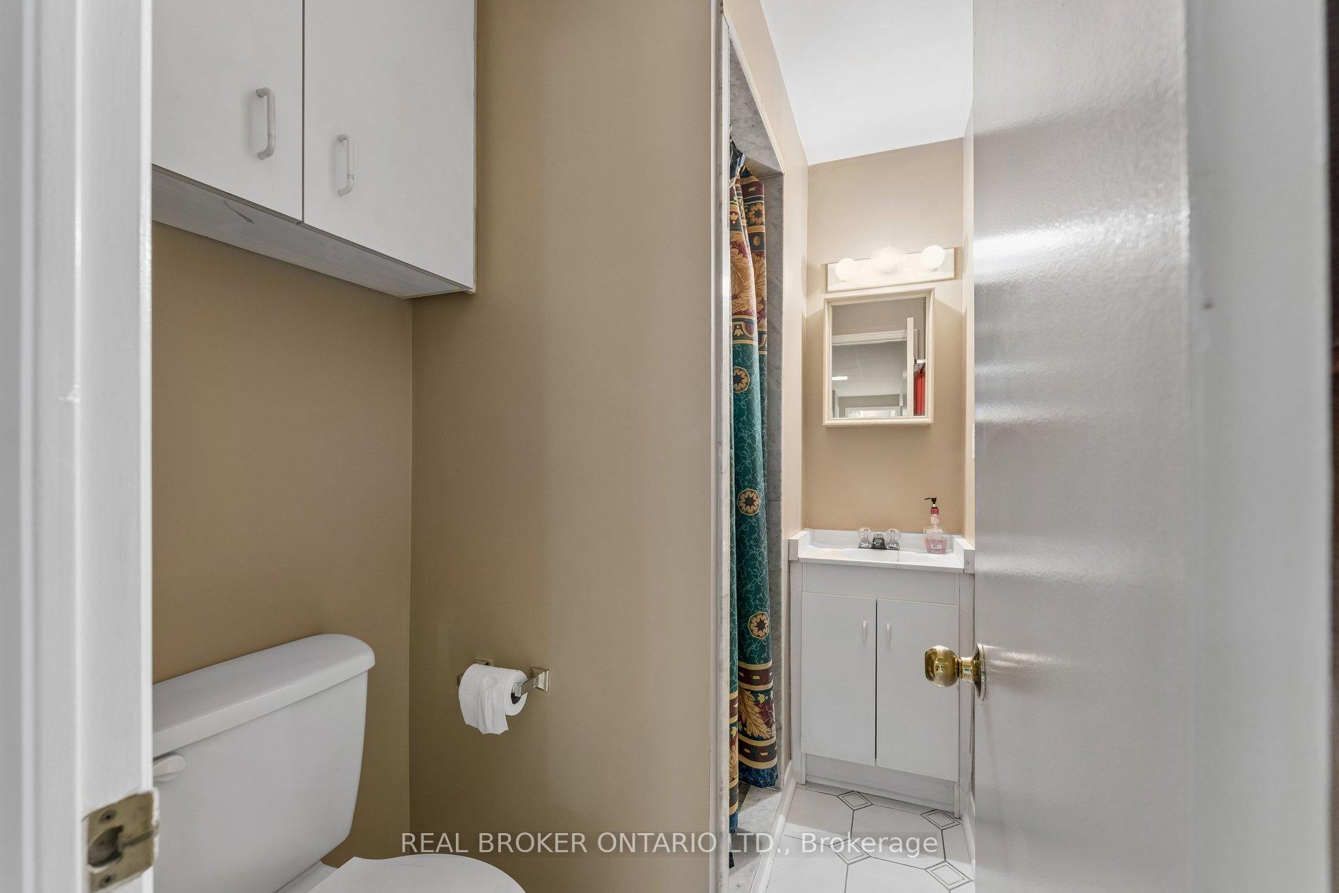 Photo 40 of 102 Coronation Circle, Brampton, Heart Lake West — HOMEH