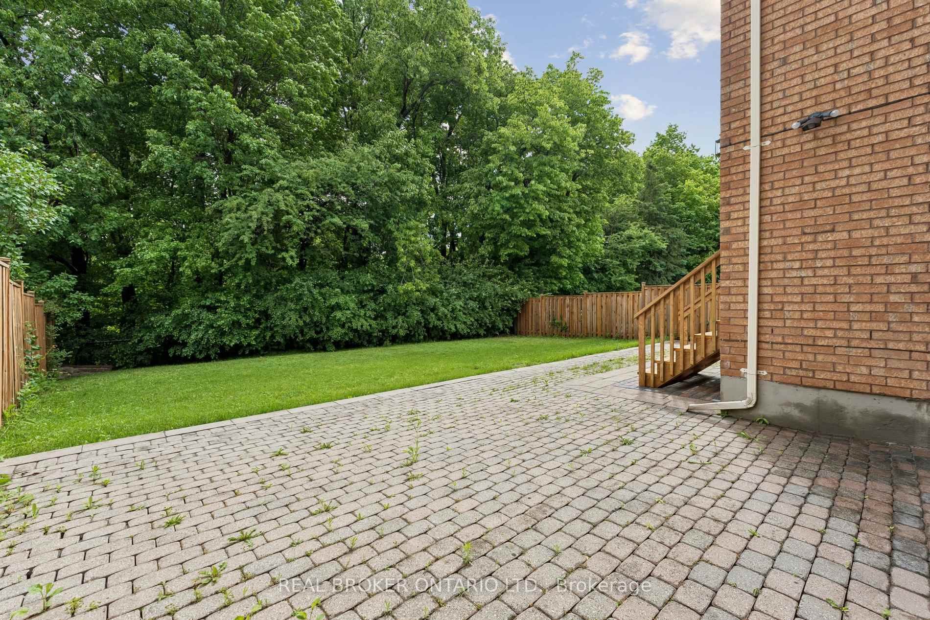 Photo 42 of 102 Coronation Circle, Brampton, Heart Lake West — HOMEH