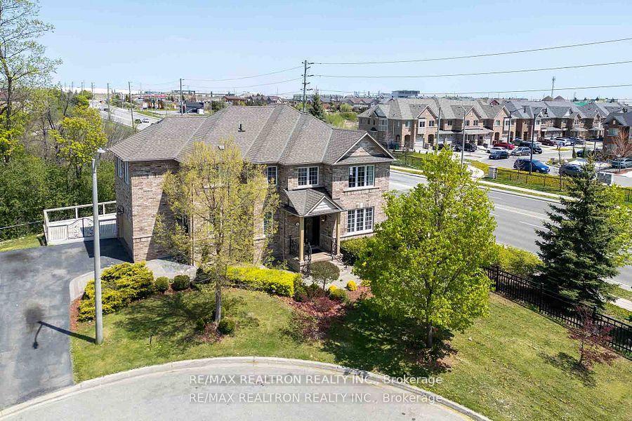 Photo 3 of 12 Edgevalley Court, Brampton, Bram East — HOMEH