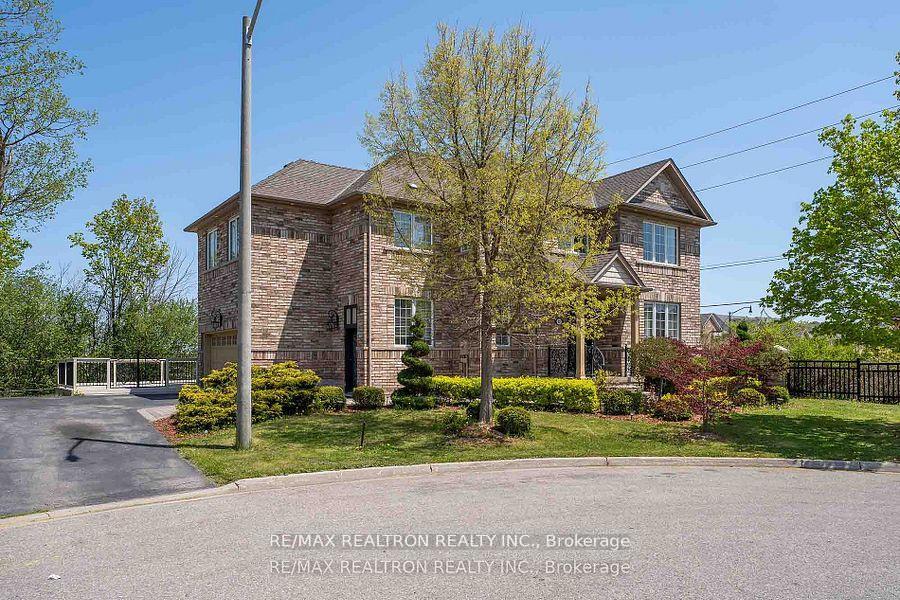 Photo 5 of 12 Edgevalley Court, Brampton, Bram East — HOMEH