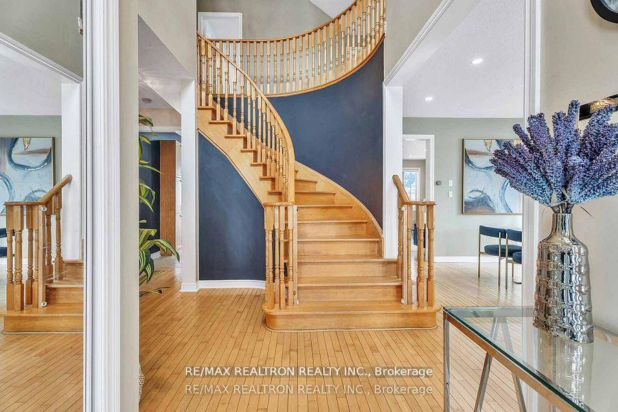 Photo 7 of 12 Edgevalley Court, Brampton, Bram East — HOMEH