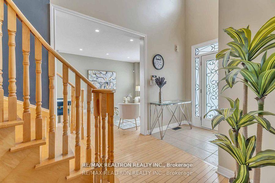 Photo 8 of 12 Edgevalley Court, Brampton, Bram East — HOMEH