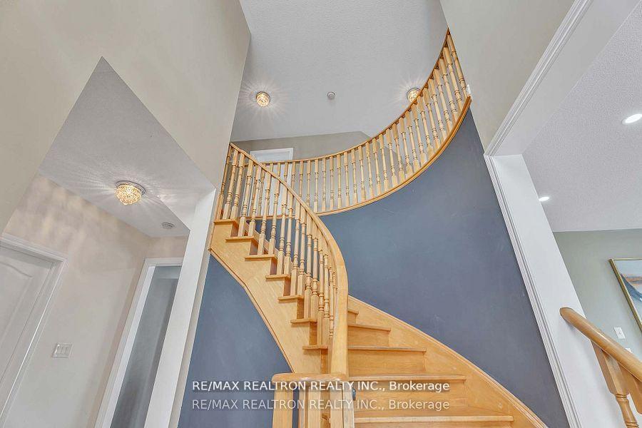 Photo 27 of 12 Edgevalley Court, Brampton, Bram East — HOMEH