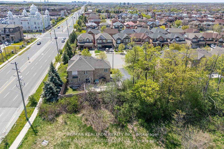 Photo 48 of 12 Edgevalley Court, Brampton, Bram East — HOMEH