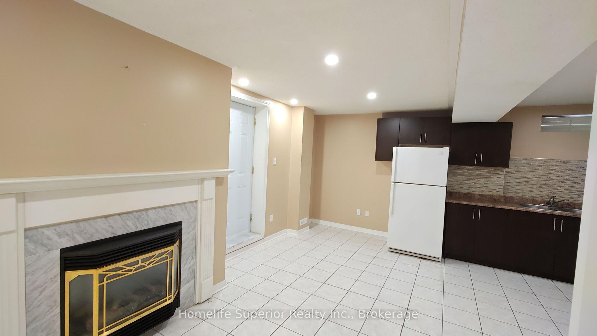 Photo 7 of 17 Summerfield Crescent, Brampton, Brampton West — HOMEH