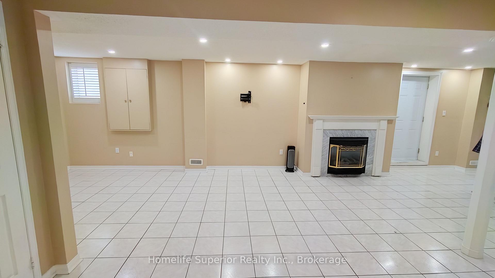 Photo 9 of 17 Summerfield Crescent, Brampton, Brampton West — HOMEH