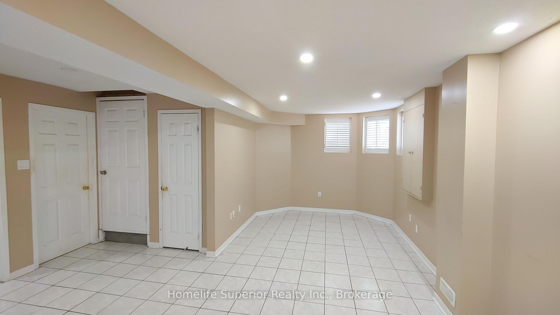 Photo 10 of 17 Summerfield Crescent, Brampton, Brampton West — HOMEH