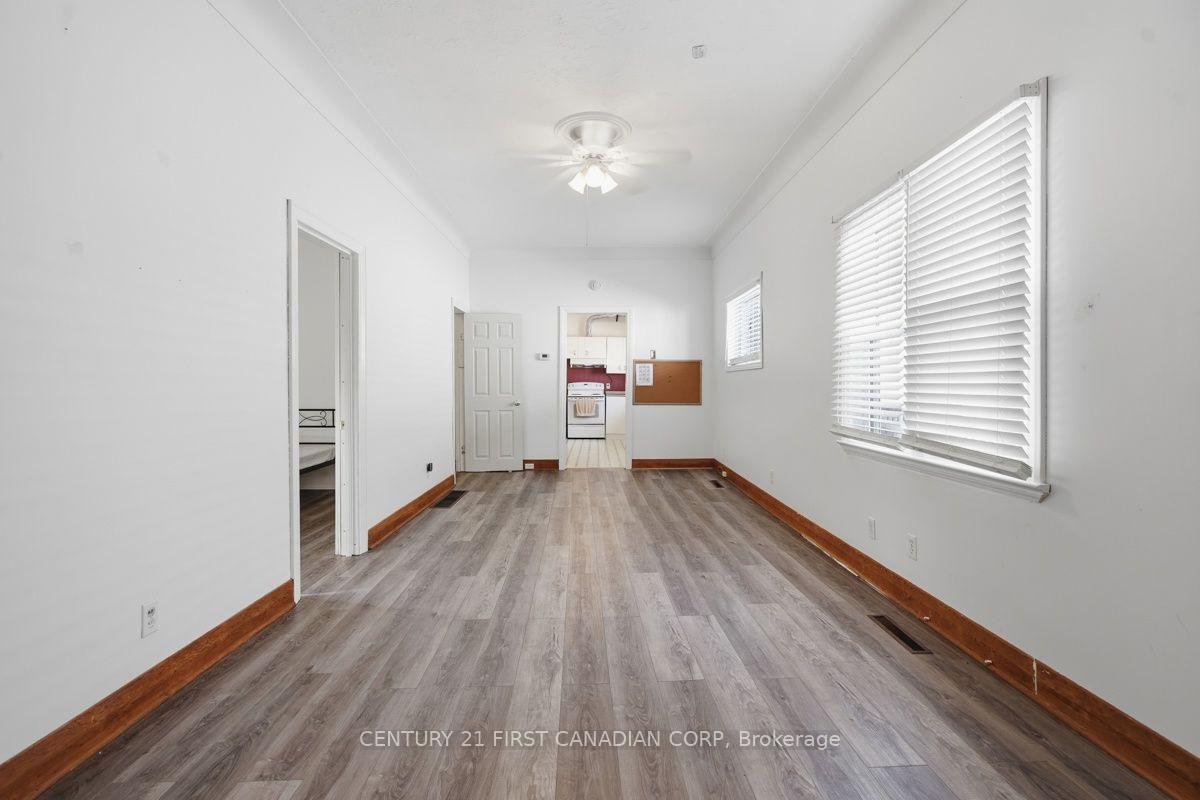 Photo 11 of 555 Grey Street, London, East K — HOMEH