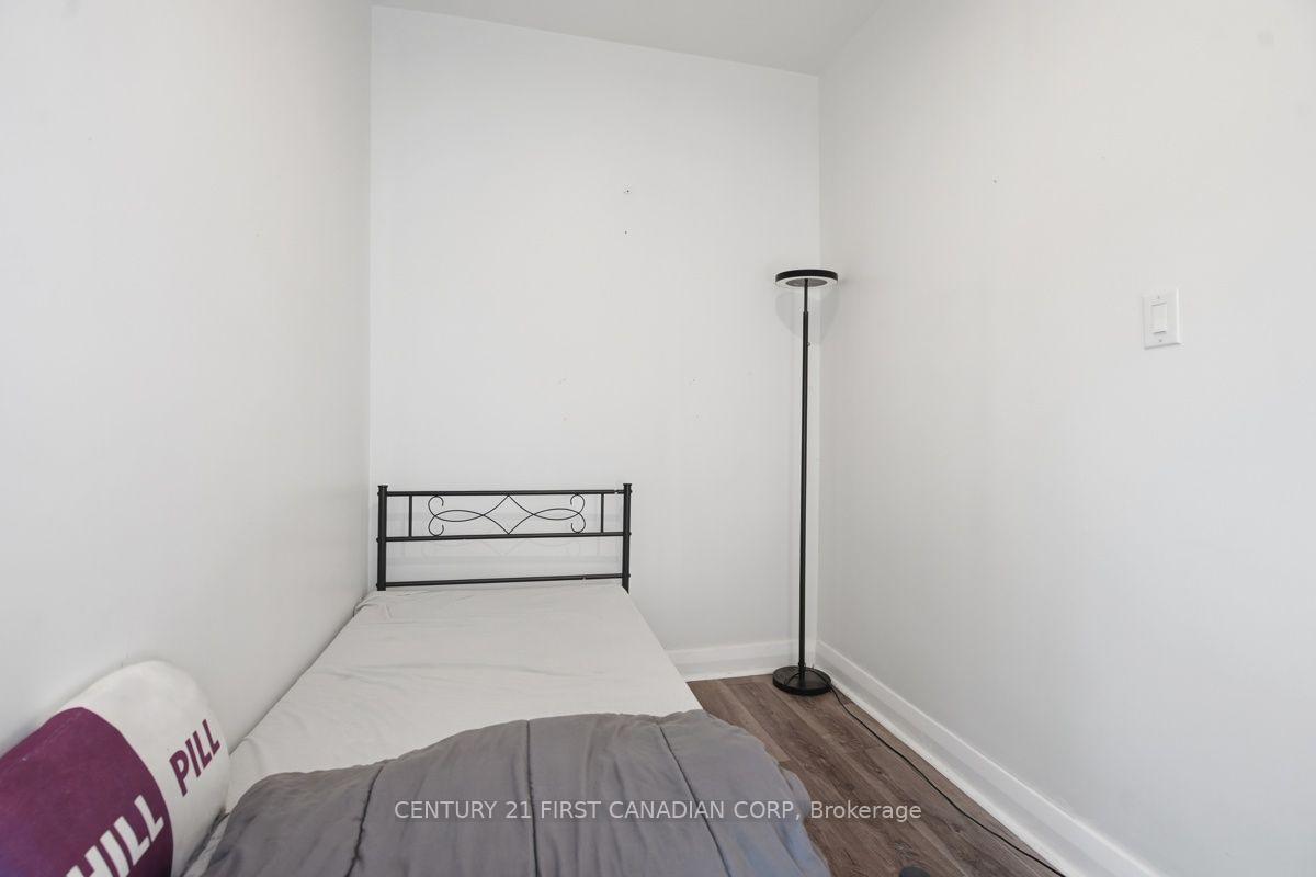 Photo 17 of 555 Grey Street, London, East K — HOMEH