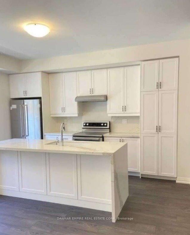 Photo 6 of 33 Cohen Way, Vaughan, Patterson — HOMEH