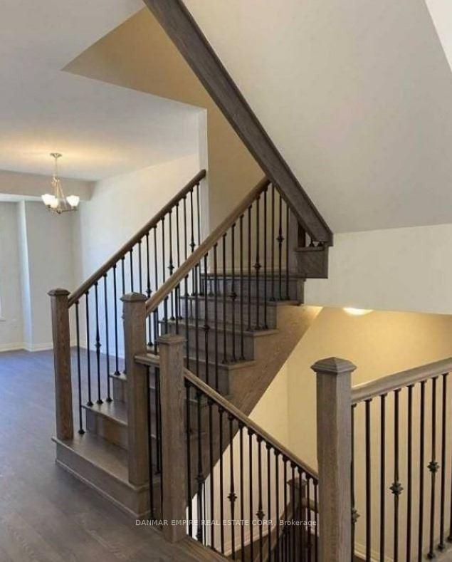 Photo 8 of 33 Cohen Way, Vaughan, Patterson — HOMEH