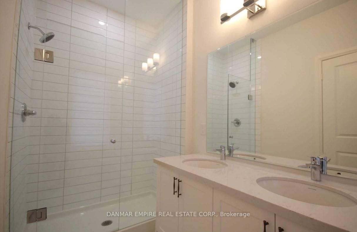 Photo 11 of 33 Cohen Way, Vaughan, Patterson — HOMEH