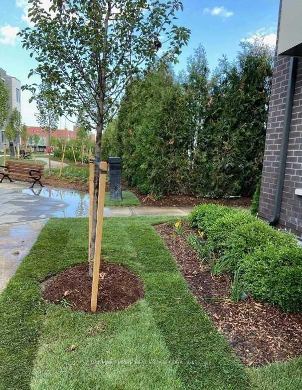 Photo 23 of 33 Cohen Way, Vaughan, Patterson — HOMEH