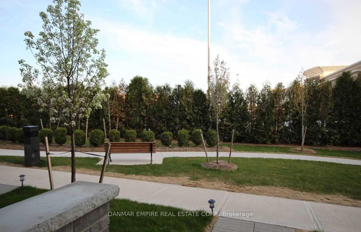 Photo 24 of 33 Cohen Way, Vaughan, Patterson — HOMEH