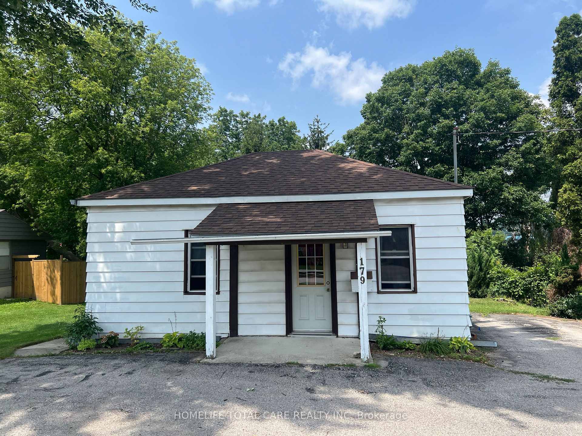 Photo of 179 Charles Street E