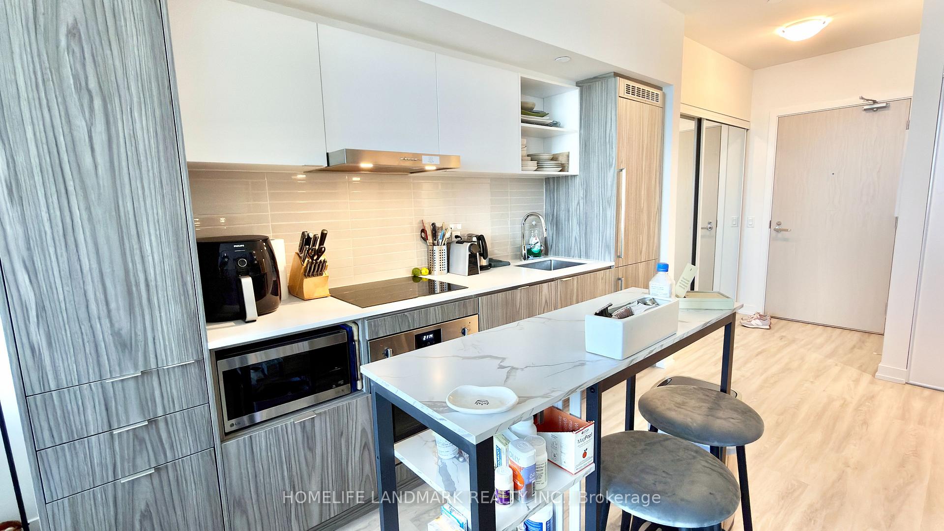Photo 4 of Unit 5103, 55 Cooper Street, Toronto, Waterfront Communities — HOMEH