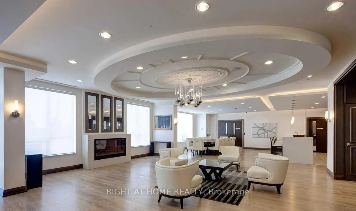 Photo 4 of Unit 1535, 7161 Yonge Street, Markham, Grandview — HOMEH
