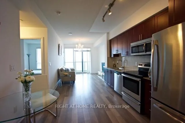 Photo 5 of Unit 1535, 7161 Yonge Street, Markham, Grandview — HOMEH