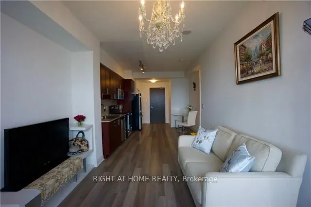 Photo 6 of Unit 1535, 7161 Yonge Street, Markham, Grandview — HOMEH