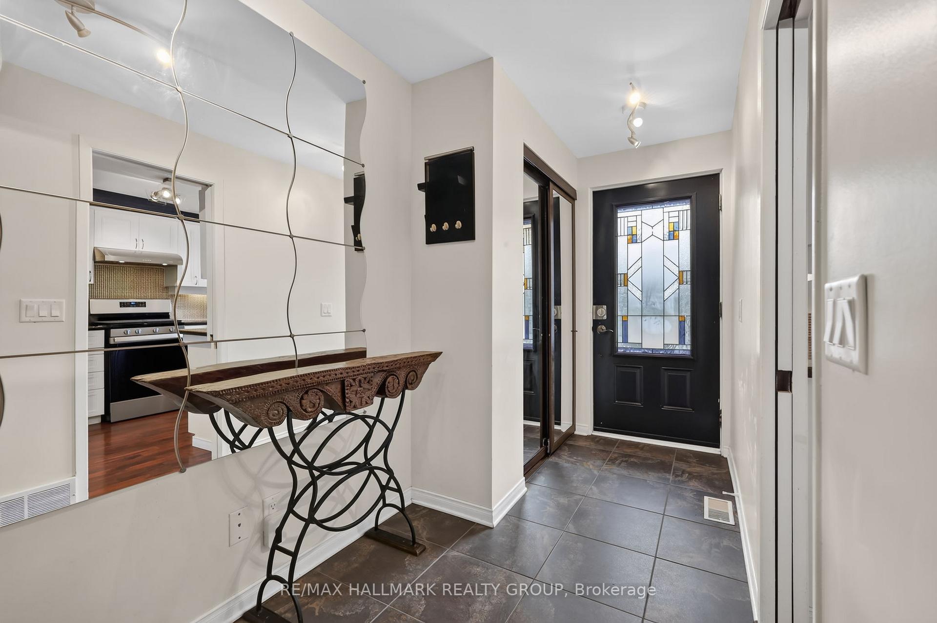 Photo 5 of Unit 22, 290 Cathcart Street, Ottawa, Lower Town — HOMEH