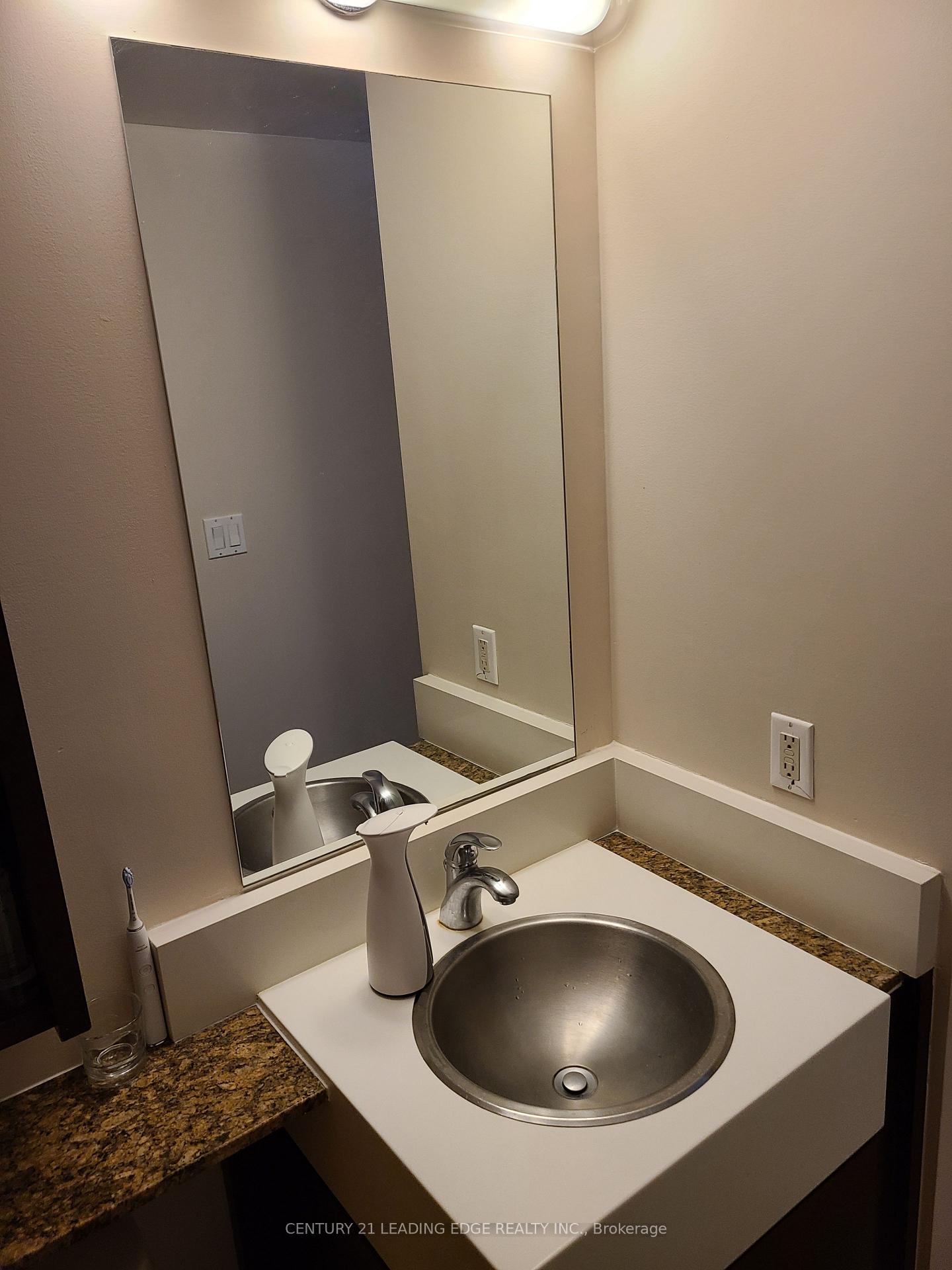 Photo 4 of Unit 5206, 35 Mariner Terrace, Toronto, Waterfront Communities — HOMEH