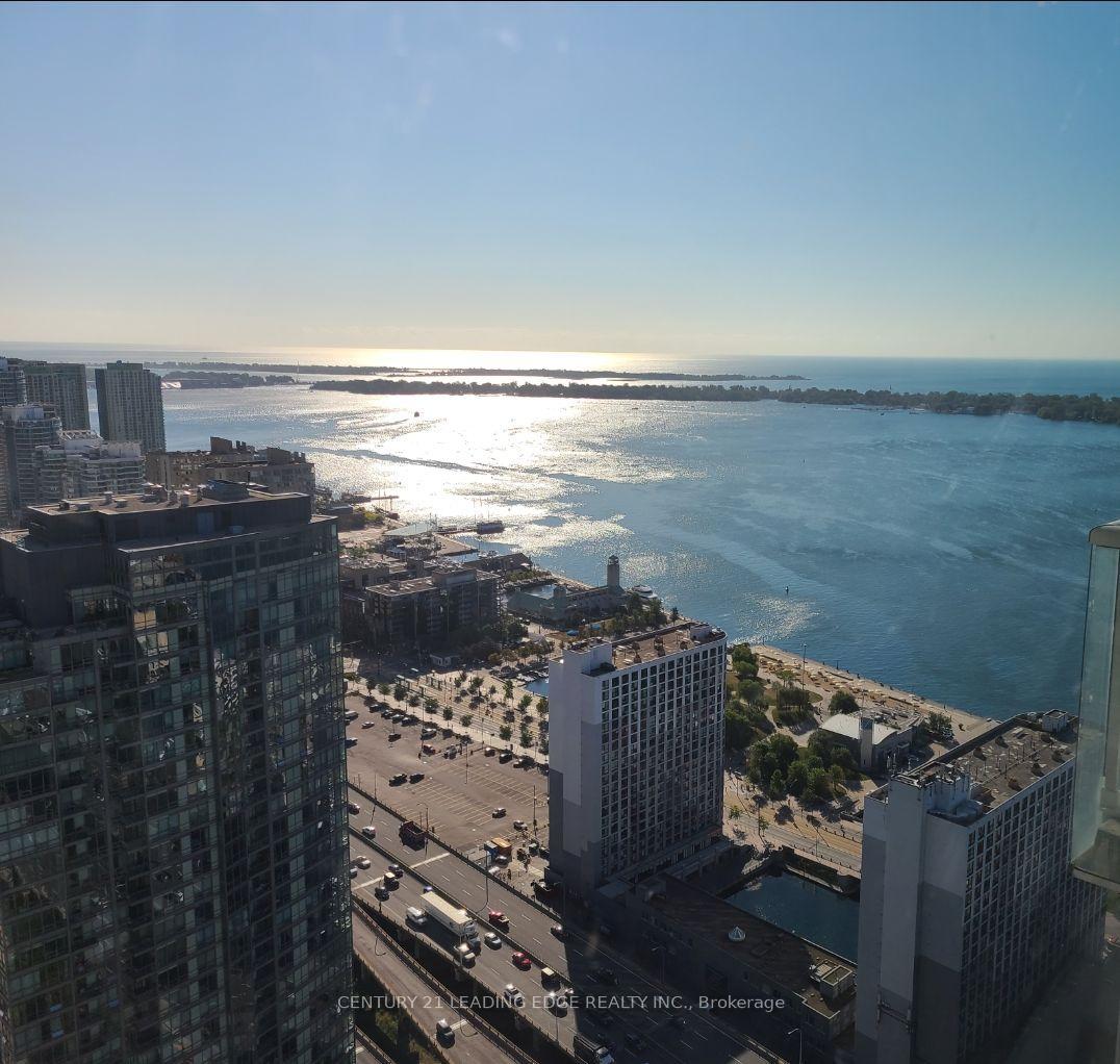 Photo 8 of Unit 5206, 35 Mariner Terrace, Toronto, Waterfront Communities — HOMEH