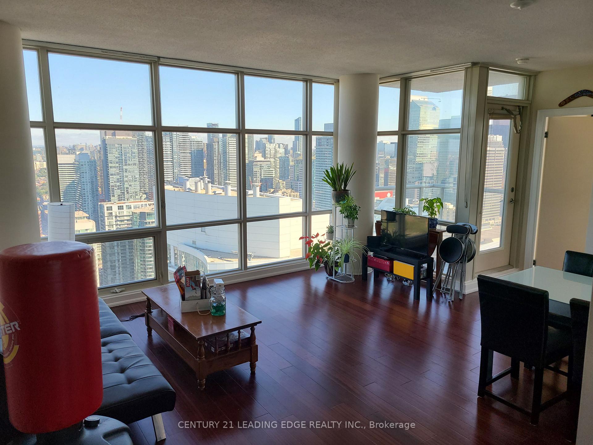 Photo 10 of Unit 5206, 35 Mariner Terrace, Toronto, Waterfront Communities — HOMEH