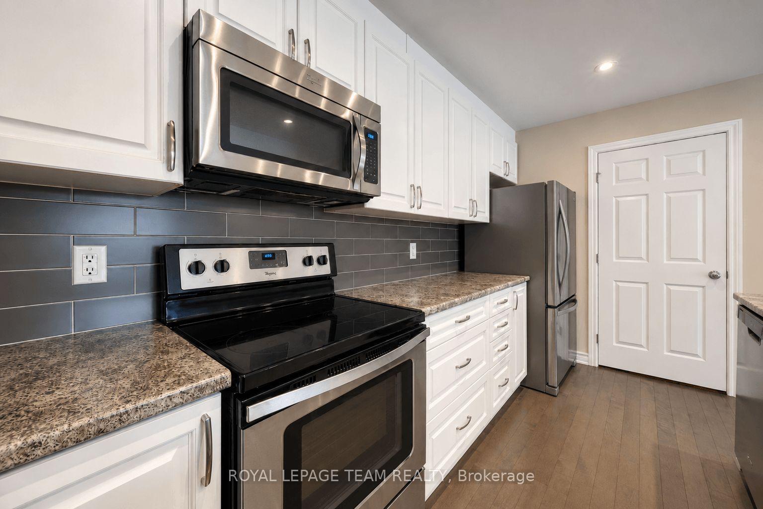 Photo 9 of Unit i, 366 Wood Acres Grove, Ottawa, Blossom Park/Kemp Park/Findlay Creek — HOMEH