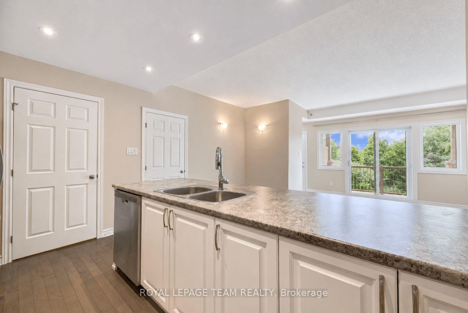 Photo 10 of Unit i, 366 Wood Acres Grove, Ottawa, Blossom Park/Kemp Park/Findlay Creek — HOMEH