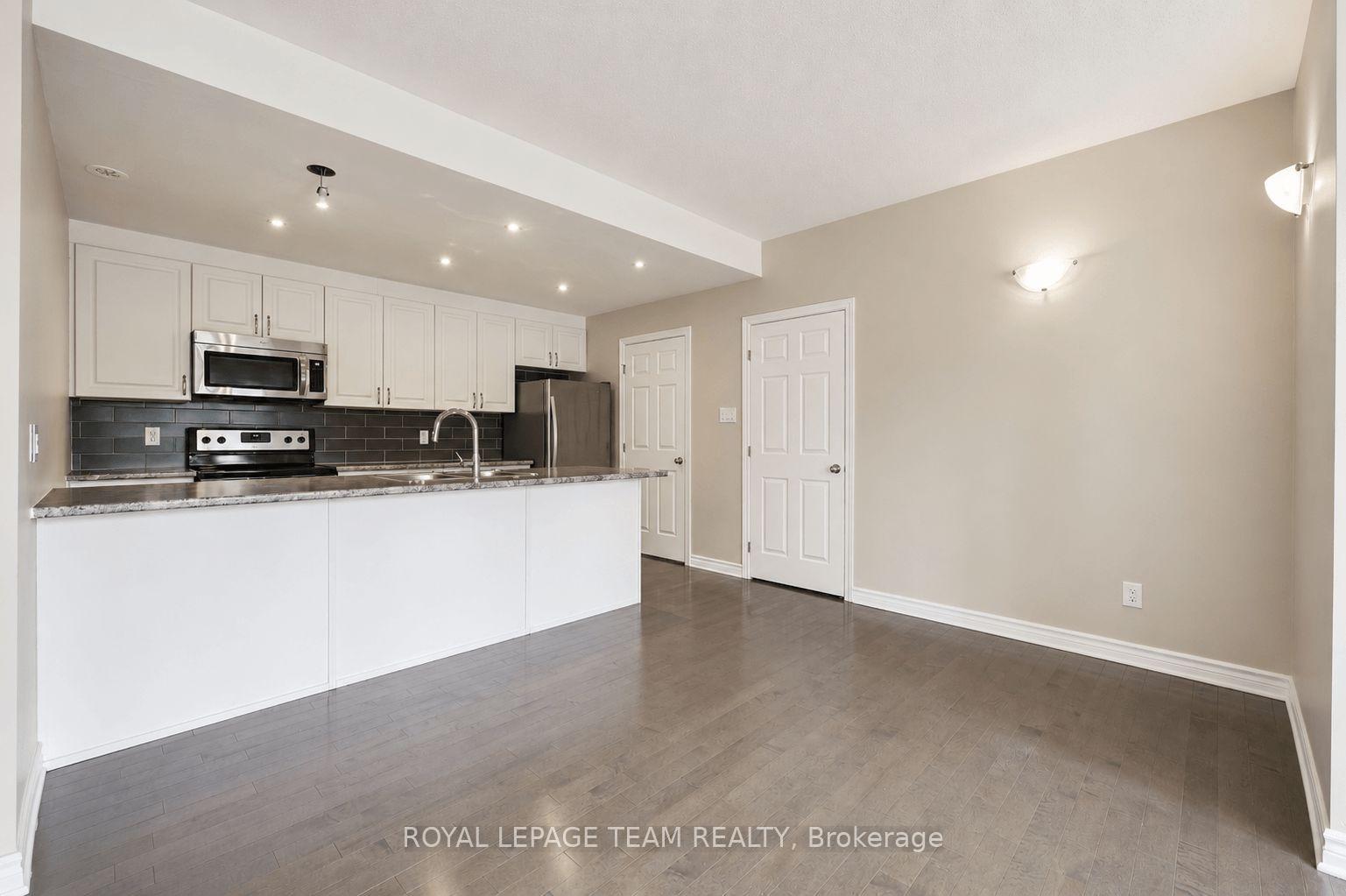 Photo 11 of Unit i, 366 Wood Acres Grove, Ottawa, Blossom Park/Kemp Park/Findlay Creek — HOMEH