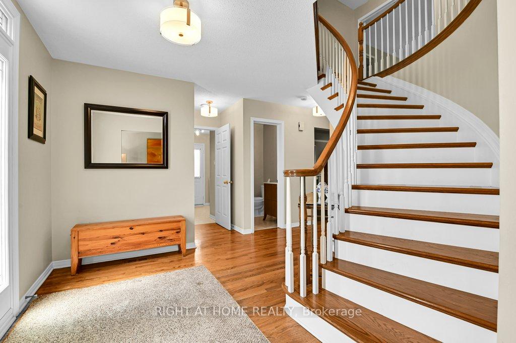 Photo 4 of 6191 Ravine Way, Ottawa, Convent Glen — HOMEH
