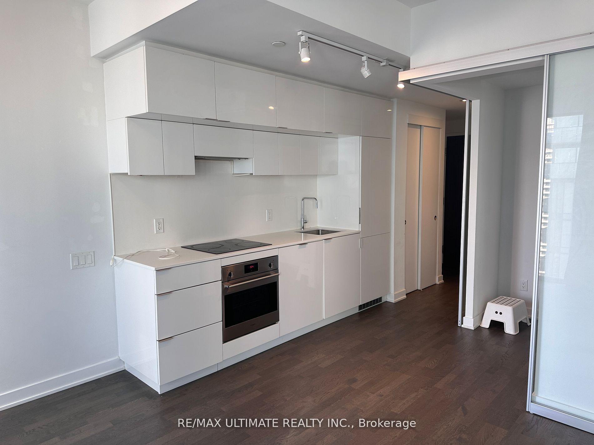 Photo 3 of Unit 1902, 185 Roehampton Avenue, Toronto, Mount Pleasant West — HOMEH