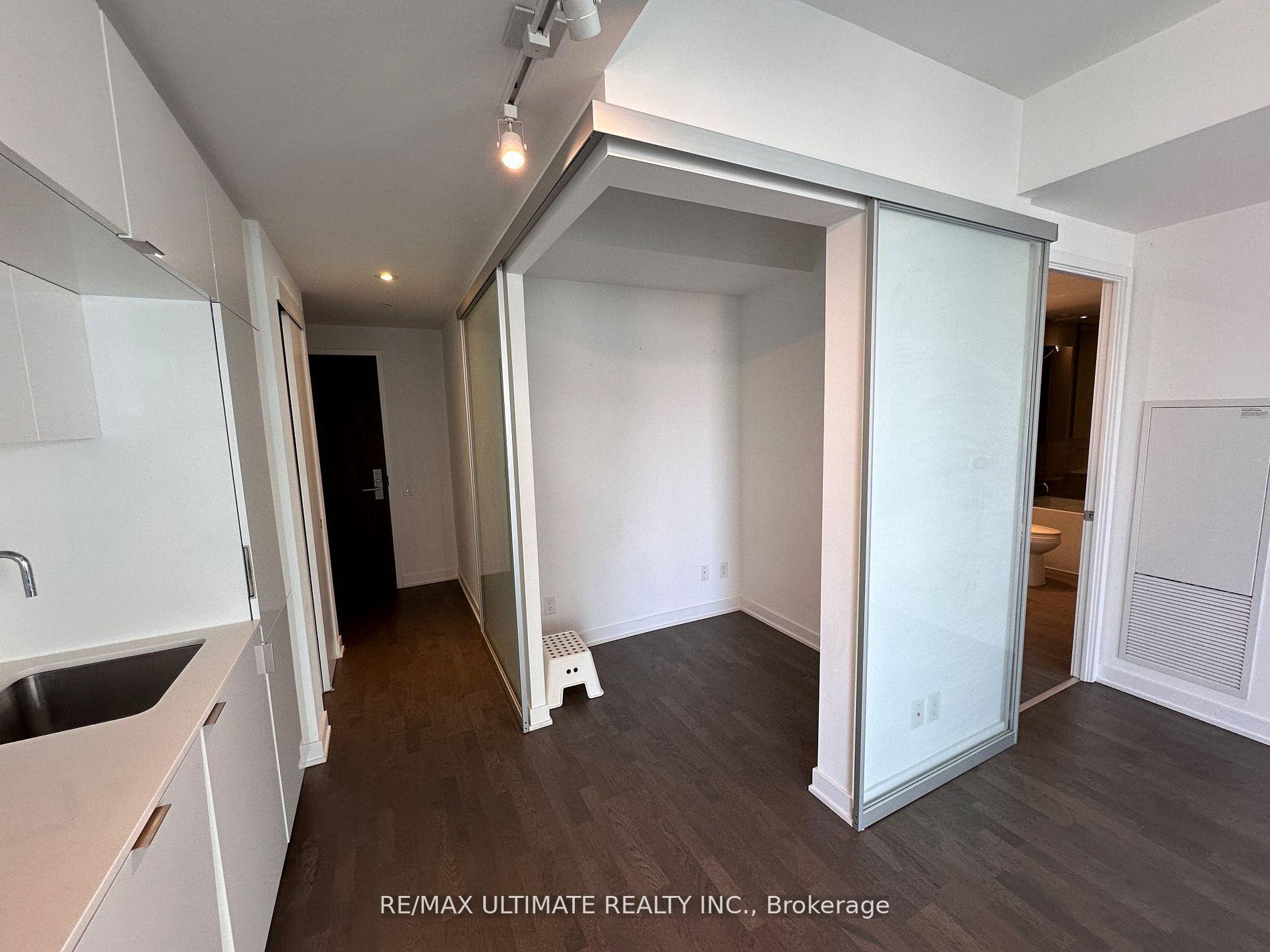 Photo 4 of Unit 1902, 185 Roehampton Avenue, Toronto, Mount Pleasant West — HOMEH