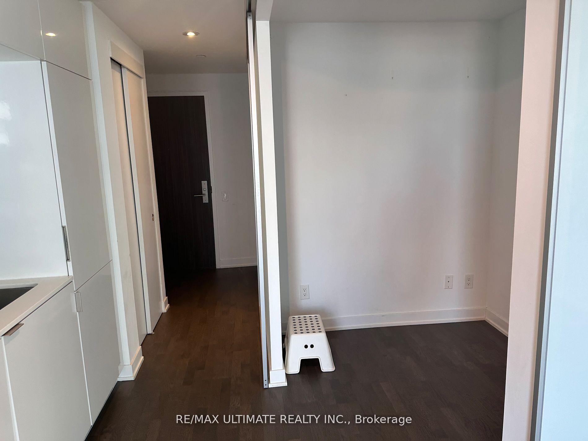 Photo 5 of Unit 1902, 185 Roehampton Avenue, Toronto, Mount Pleasant West — HOMEH