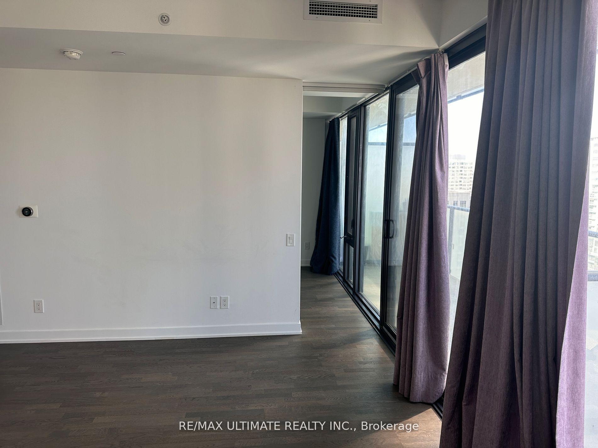Photo 8 of Unit 1902, 185 Roehampton Avenue, Toronto, Mount Pleasant West — HOMEH