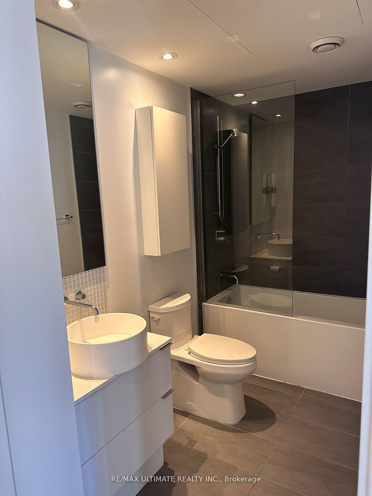 Photo 11 of Unit 1902, 185 Roehampton Avenue, Toronto, Mount Pleasant West — HOMEH