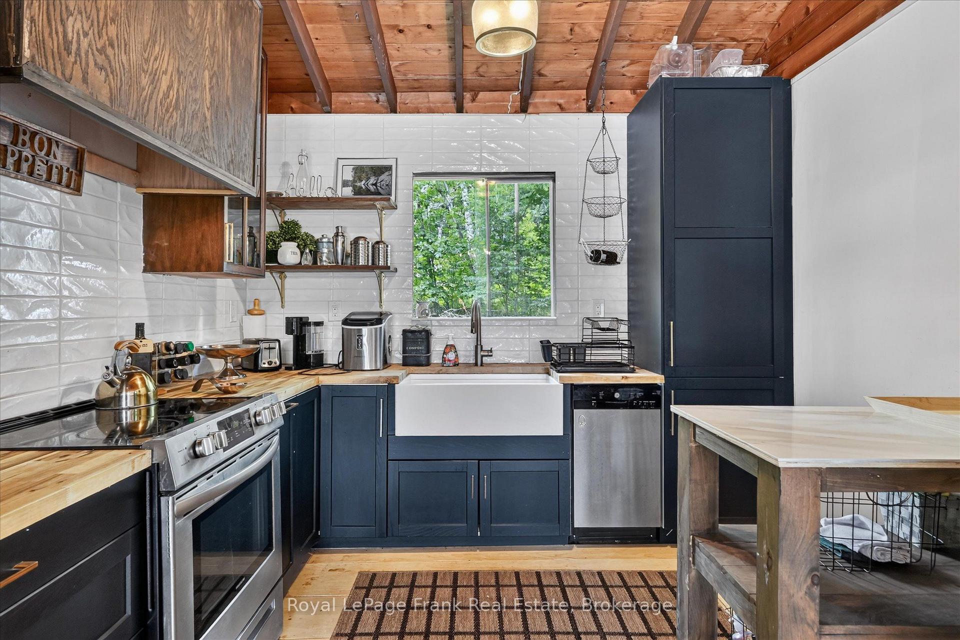 Photo 19 of 442 Island 7 Stoney Lake, Douro-Dummer — HOMEH