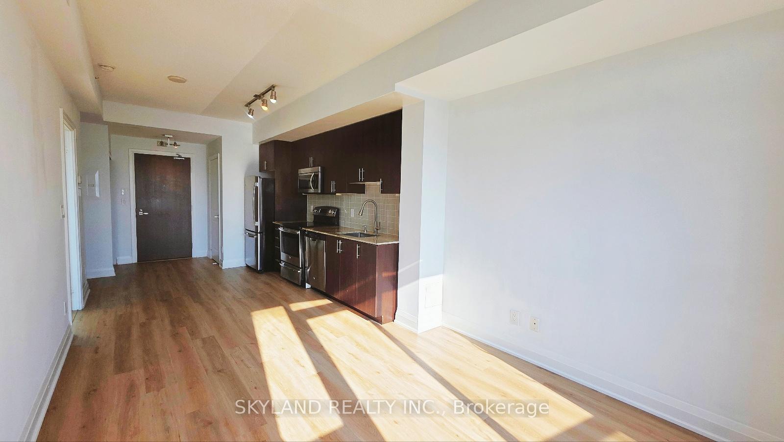 Photo 4 of Unit 412, 7171 Yonge Street, Markham, Grandview — HOMEH