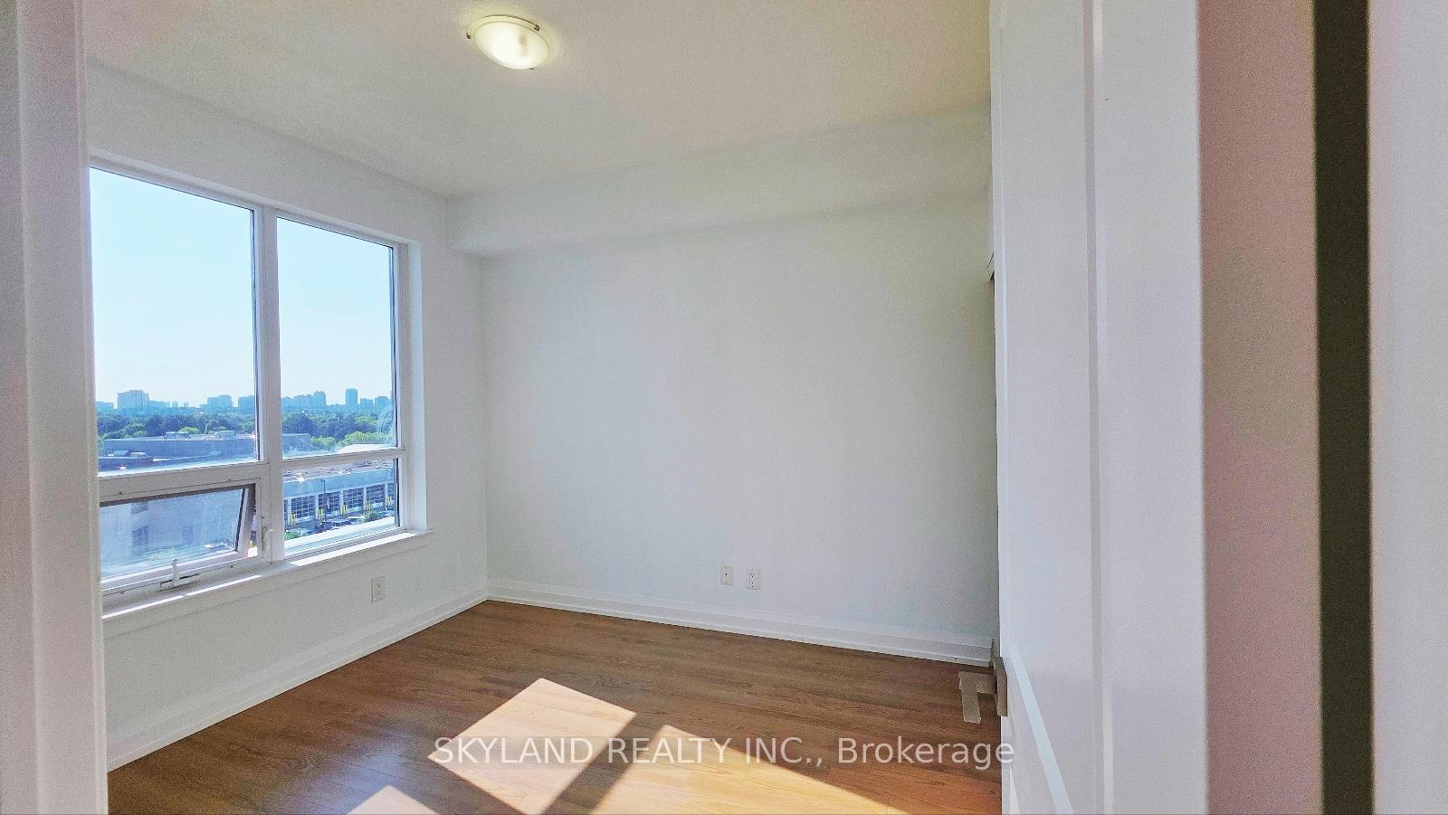 Photo 8 of Unit 412, 7171 Yonge Street, Markham, Grandview — HOMEH