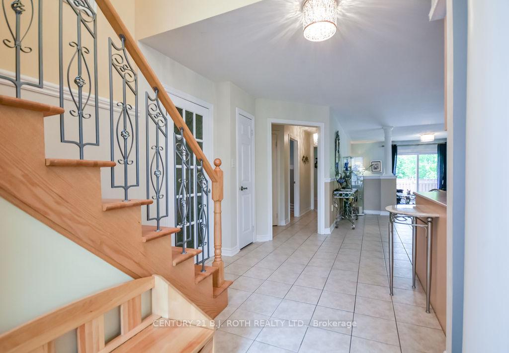 Photo 8 of 30 McAvoy Drive, Barrie, Edgehill Drive — HOMEH
