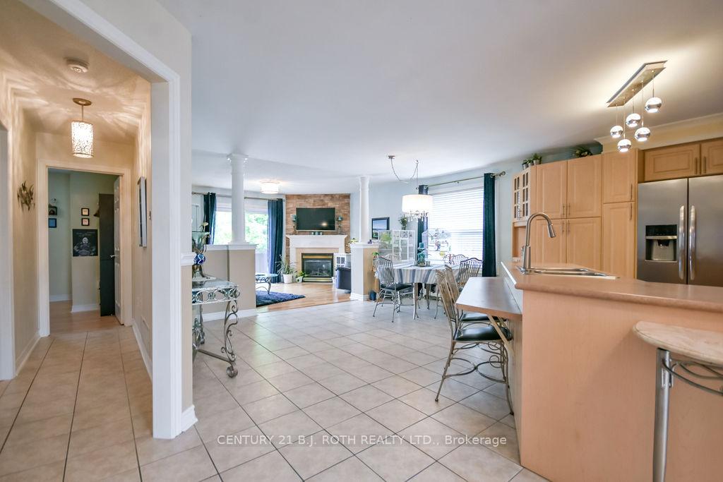 Photo 10 of 30 McAvoy Drive, Barrie, Edgehill Drive — HOMEH
