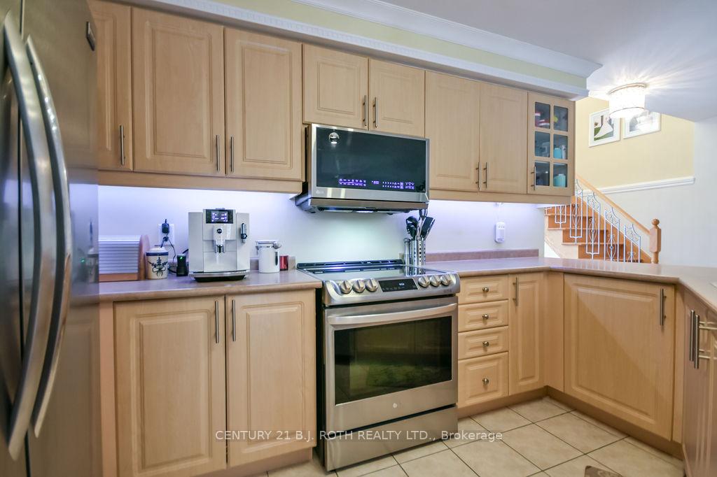 Photo 12 of 30 McAvoy Drive, Barrie, Edgehill Drive — HOMEH