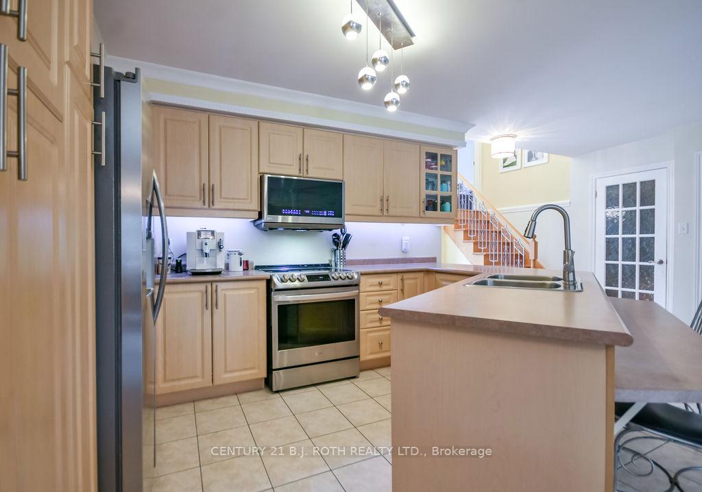 Photo 13 of 30 McAvoy Drive, Barrie, Edgehill Drive — HOMEH