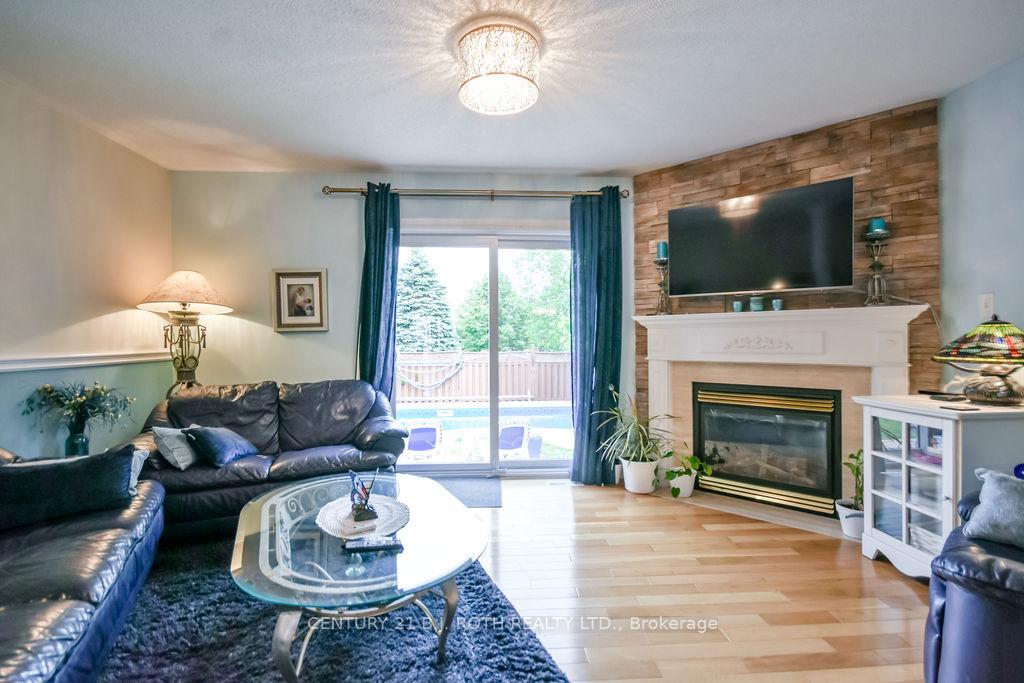 Photo 17 of 30 McAvoy Drive, Barrie, Edgehill Drive — HOMEH