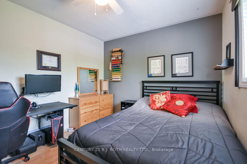 Photo 28 of 30 McAvoy Drive, Barrie, Edgehill Drive — HOMEH
