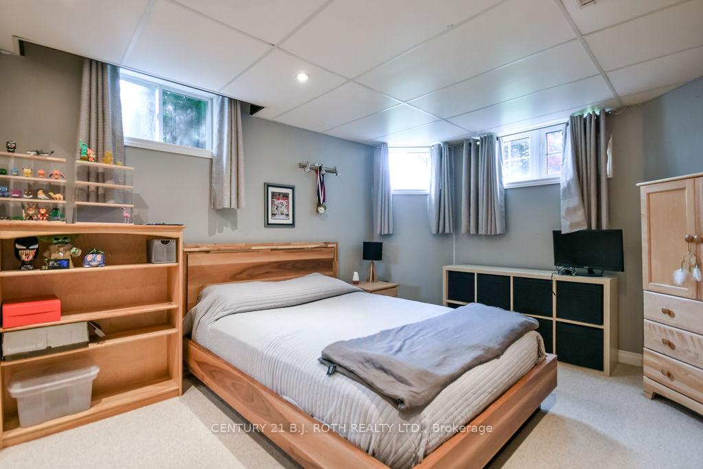 Photo 32 of 30 McAvoy Drive, Barrie, Edgehill Drive — HOMEH