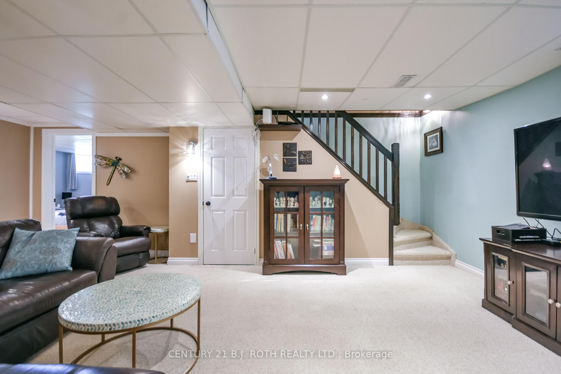 Photo 34 of 30 McAvoy Drive, Barrie, Edgehill Drive — HOMEH