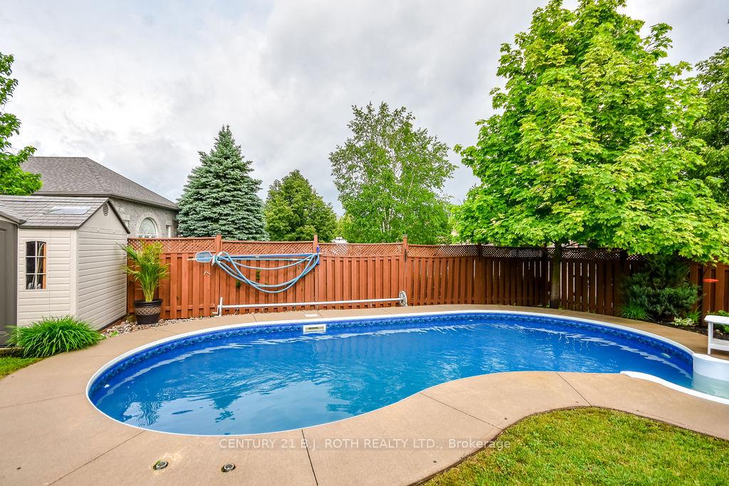 Photo 41 of 30 McAvoy Drive, Barrie, Edgehill Drive — HOMEH